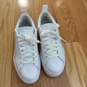 PUMA Women's Mayze Classic Platform Low Top Sneakers in Size 5.5